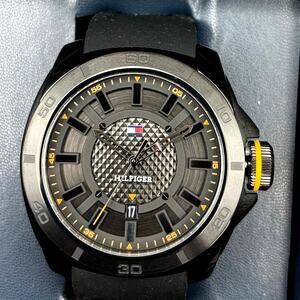 Tommy Hilfiger Windsurf 1792137 Black Silicone Mens Quartz Sport Watch NIBWT